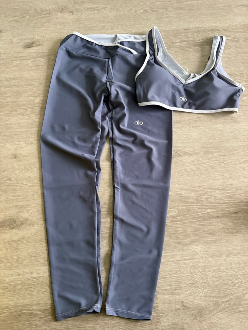 Two-Piece Active Set in Slate Gray